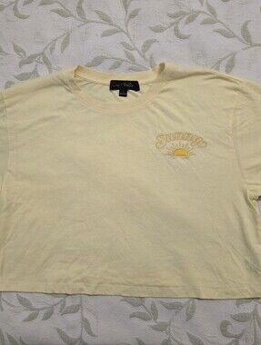 2 Junior T-shirts